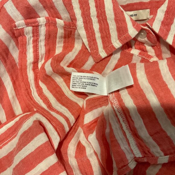 Women's Gauze Long Sleeve Collared Button-Down Shirt - Universal Thread Coral 4X - Picture 2 of 3